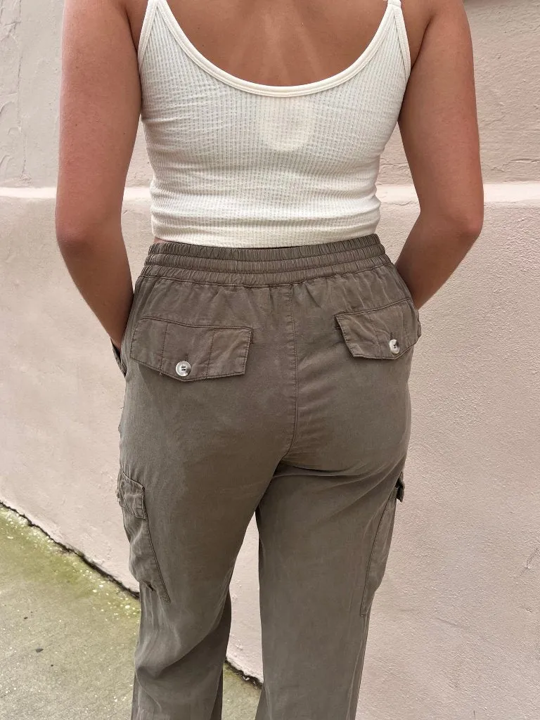 HARPER CARGO PANTS IN OLIVE