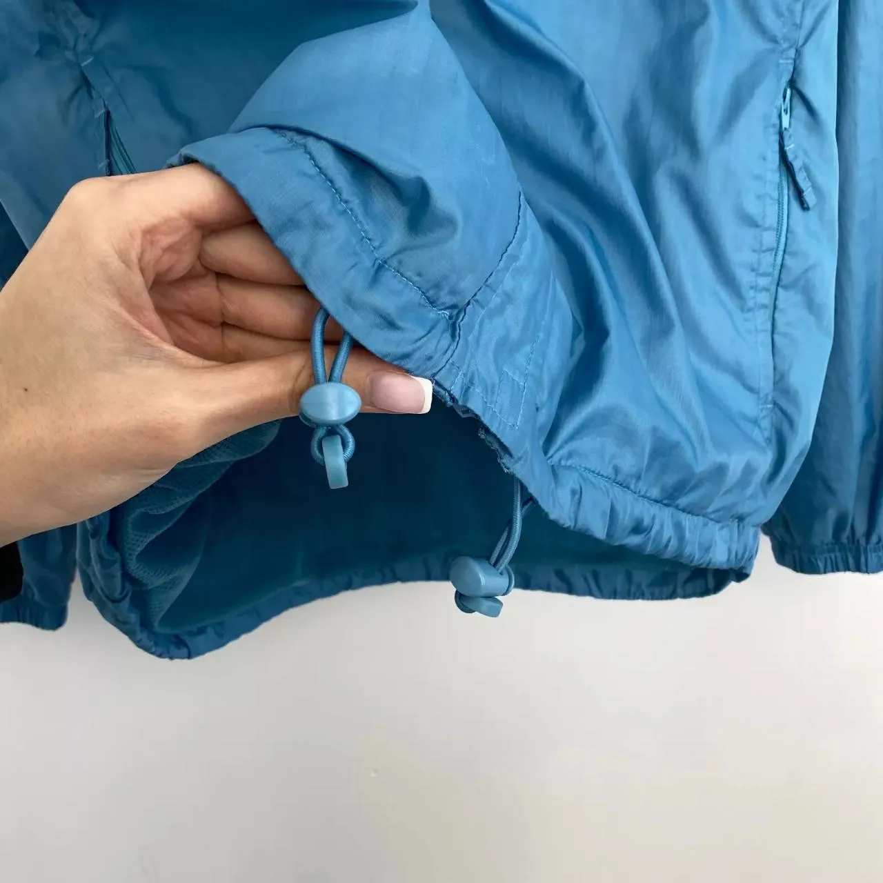Preowned Vintage Nike Lightweight Windbreaker Jacket Womens Size M Blue Full-Zip Retro.