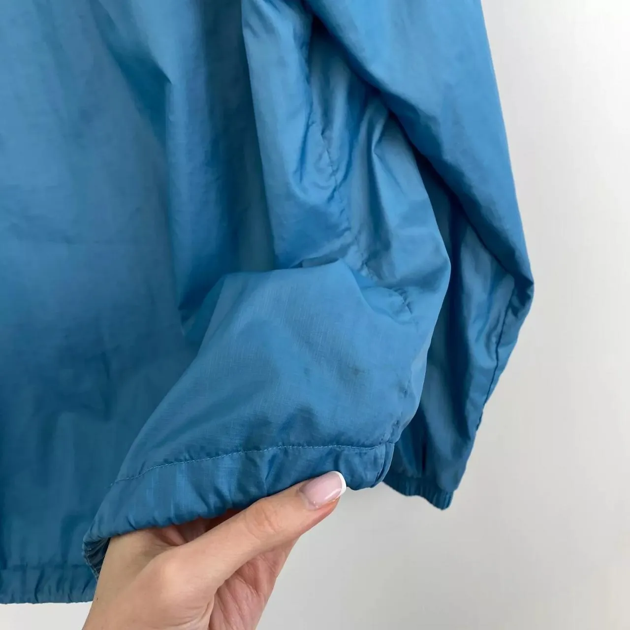 Preowned Vintage Nike Lightweight Windbreaker Jacket Womens Size M Blue Full-Zip Retro.