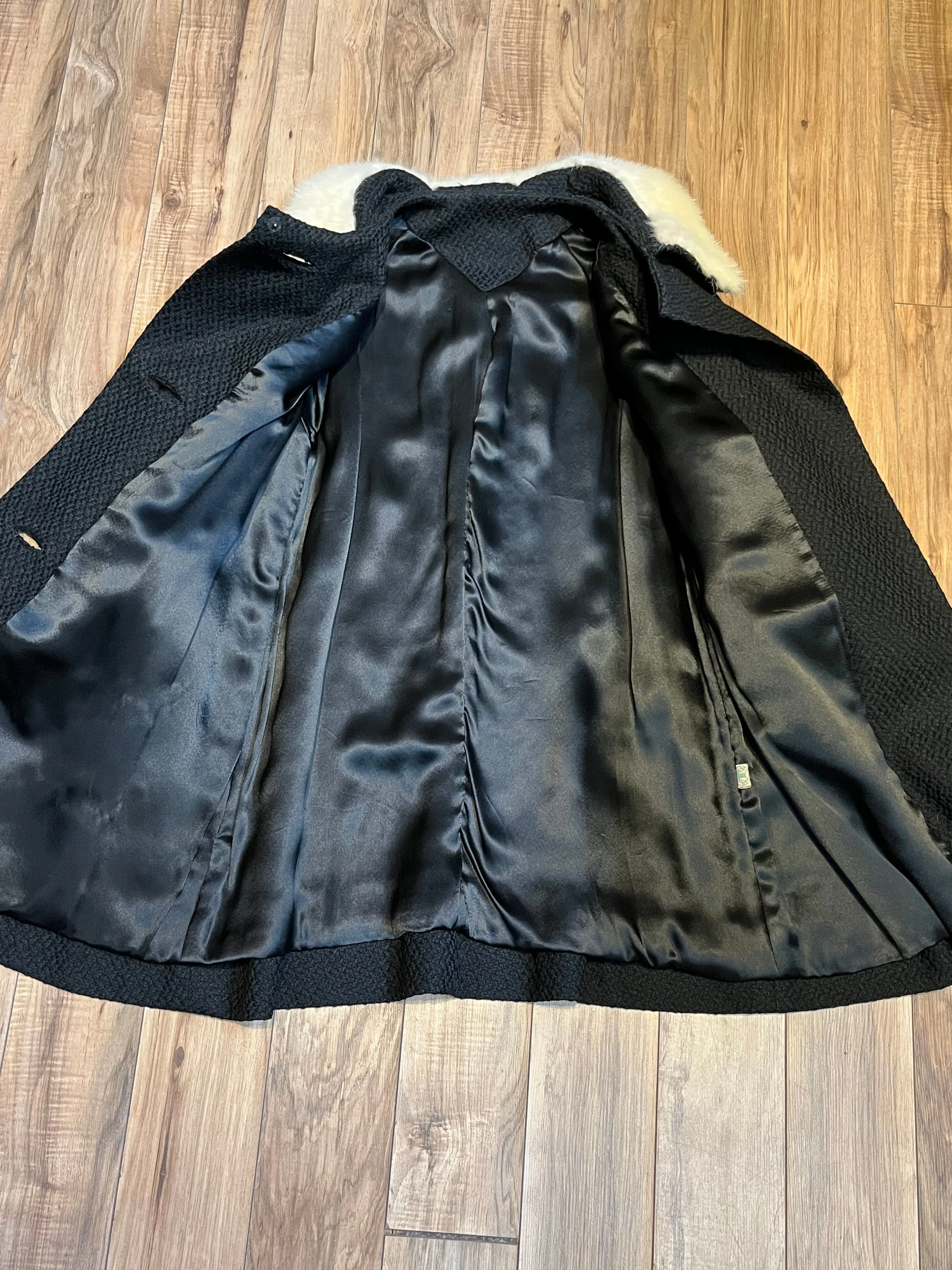 Vintage 60s/70s Black Wool Coat with White Fur Collar, Union Made, Chest 42”