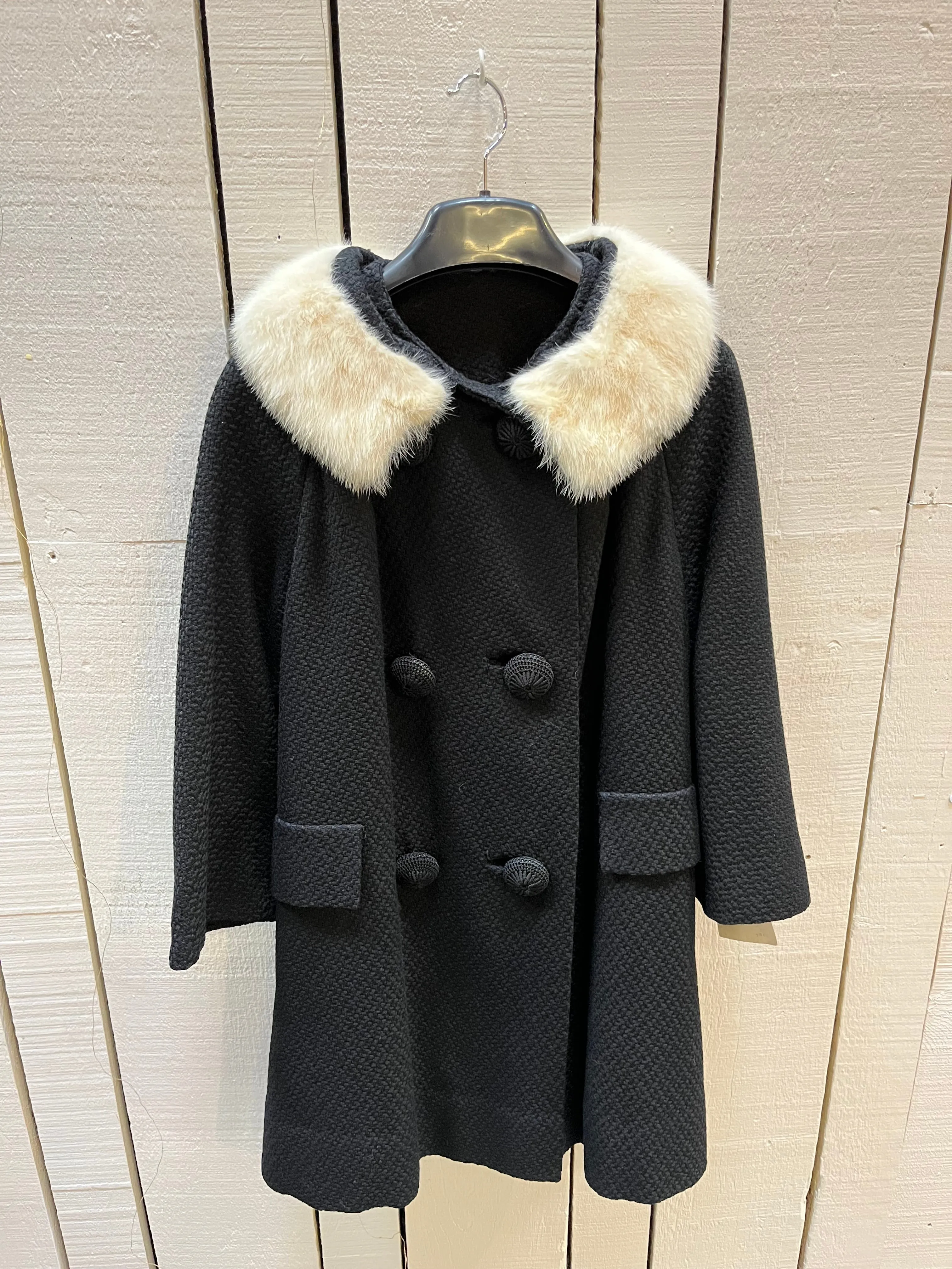 Vintage 60s/70s Black Wool Coat with White Fur Collar, Union Made, Chest 42”